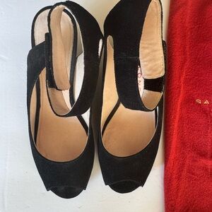 Sacha London black suede peep toe wedges women’s size 8 like new